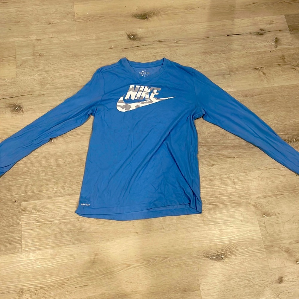 Dri fit long sleeve nike shirt